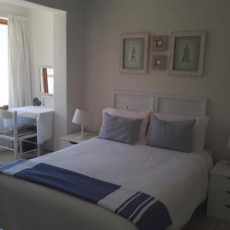 Apartamento Mclaren Self Catering Gansbaai Exterior foto
